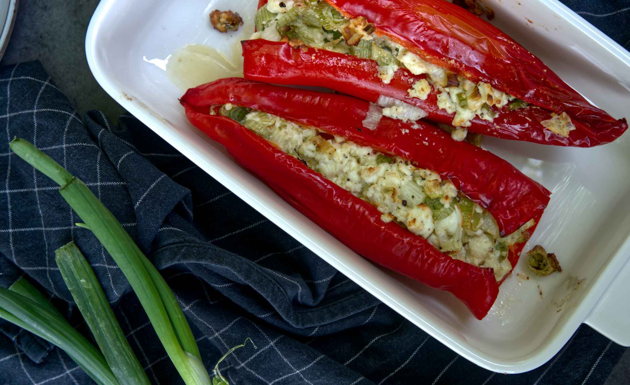 Vegetarische gefüllte Spitzpaprika mit Feta